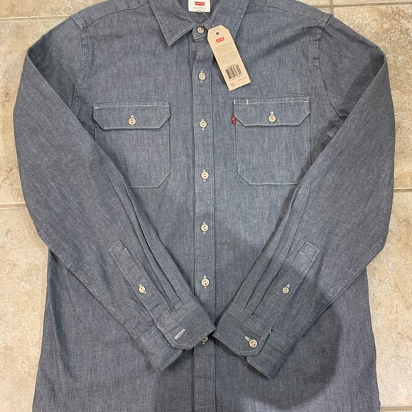 NWT Levi’s Grey denim button up shirt M